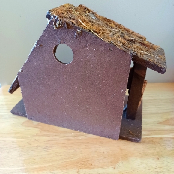 Vintage Italian Resin Nativity Scene with Wood Creche Stable - Picture 12 of 12